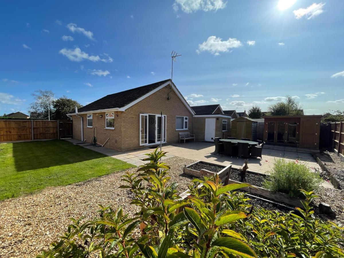 Lodge In The Heart Of Bourne Thurlby Exterior photo